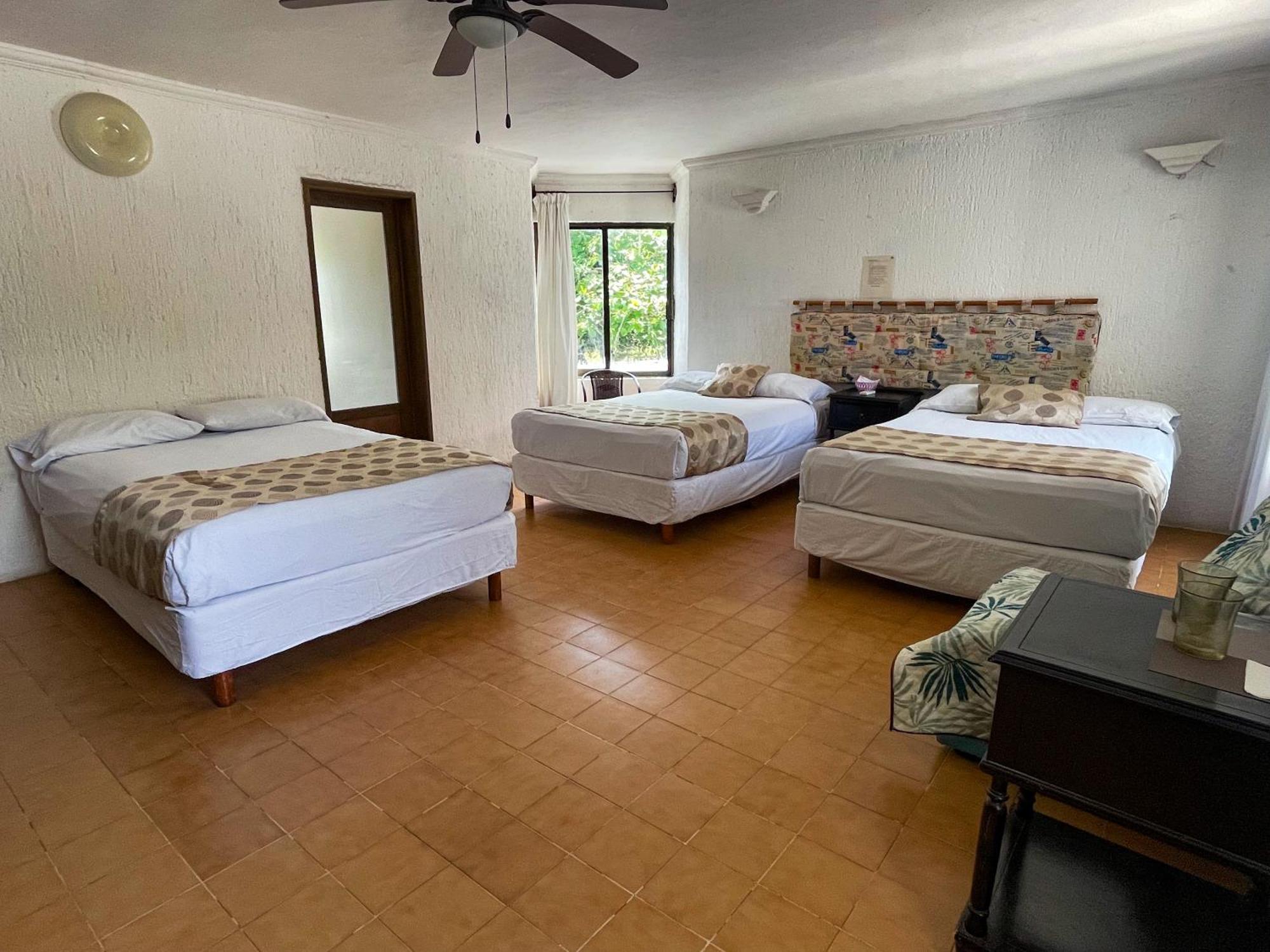 Casa Luna Family & Friends Cancun Exterior photo
